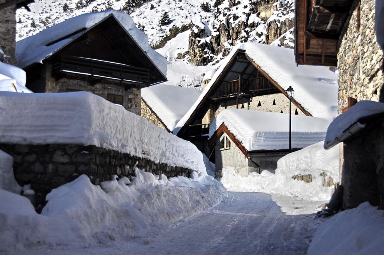 Maison Carail Nevache 14 Personnes Экстерьер фото